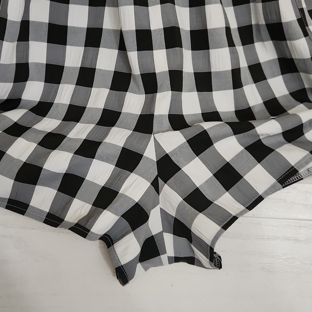 ASOS Maternity Vfront smock romper in mono gingham Contemporary Collegiate - Picture 9 of 14
